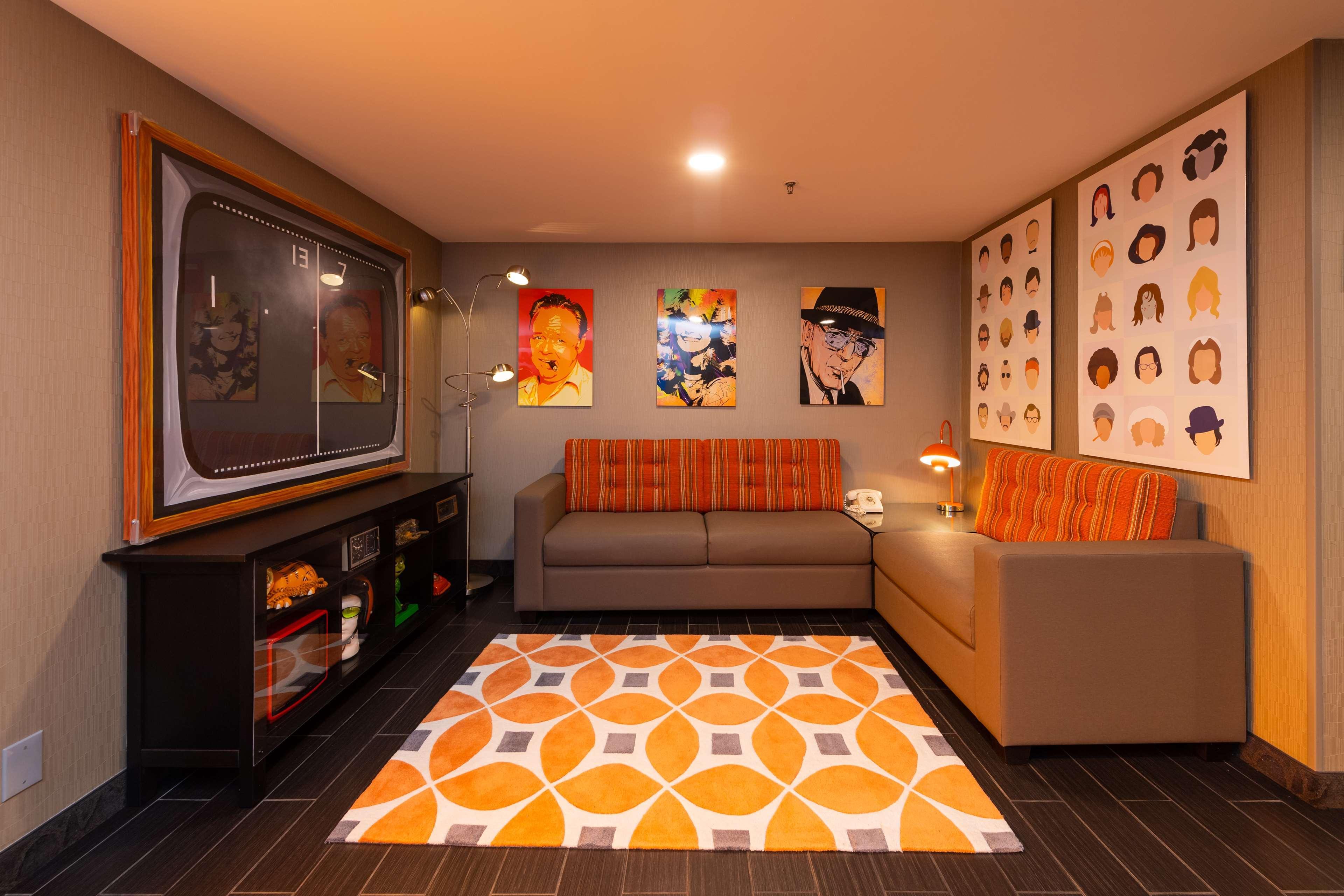The Verve Boston Natick, Tapestry Collection By Hilton